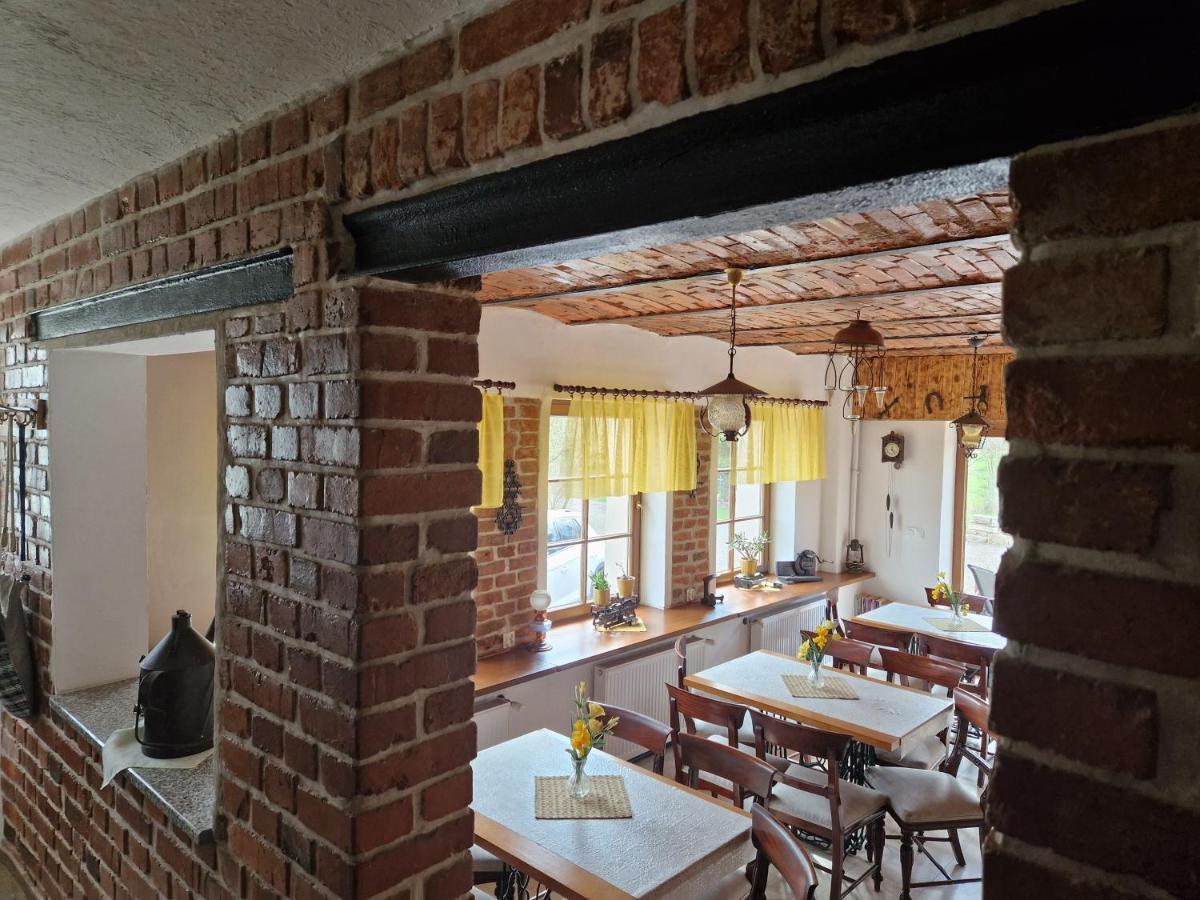Hotel Stara Kuznia Radkow Extérieur photo